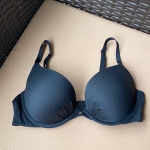 36C Victoria’s Secret Plunge Bra
